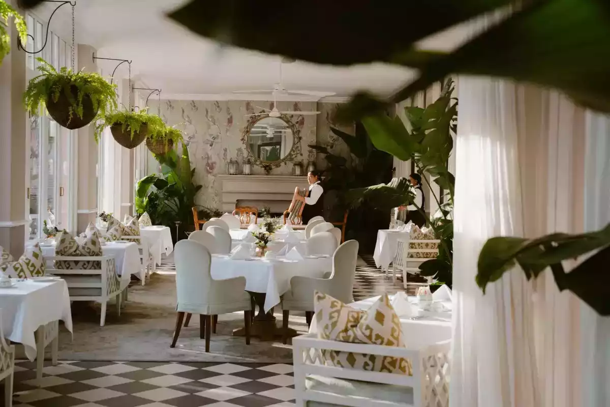 15 Day Safari Botswana, Vic Falls, Zanzibar