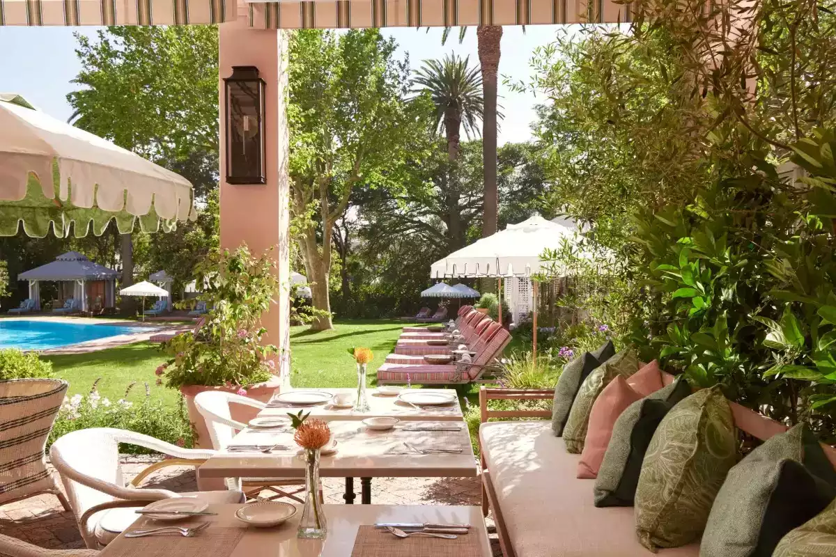 15 Day Safari Botswana, Vic Falls, Zanzibar