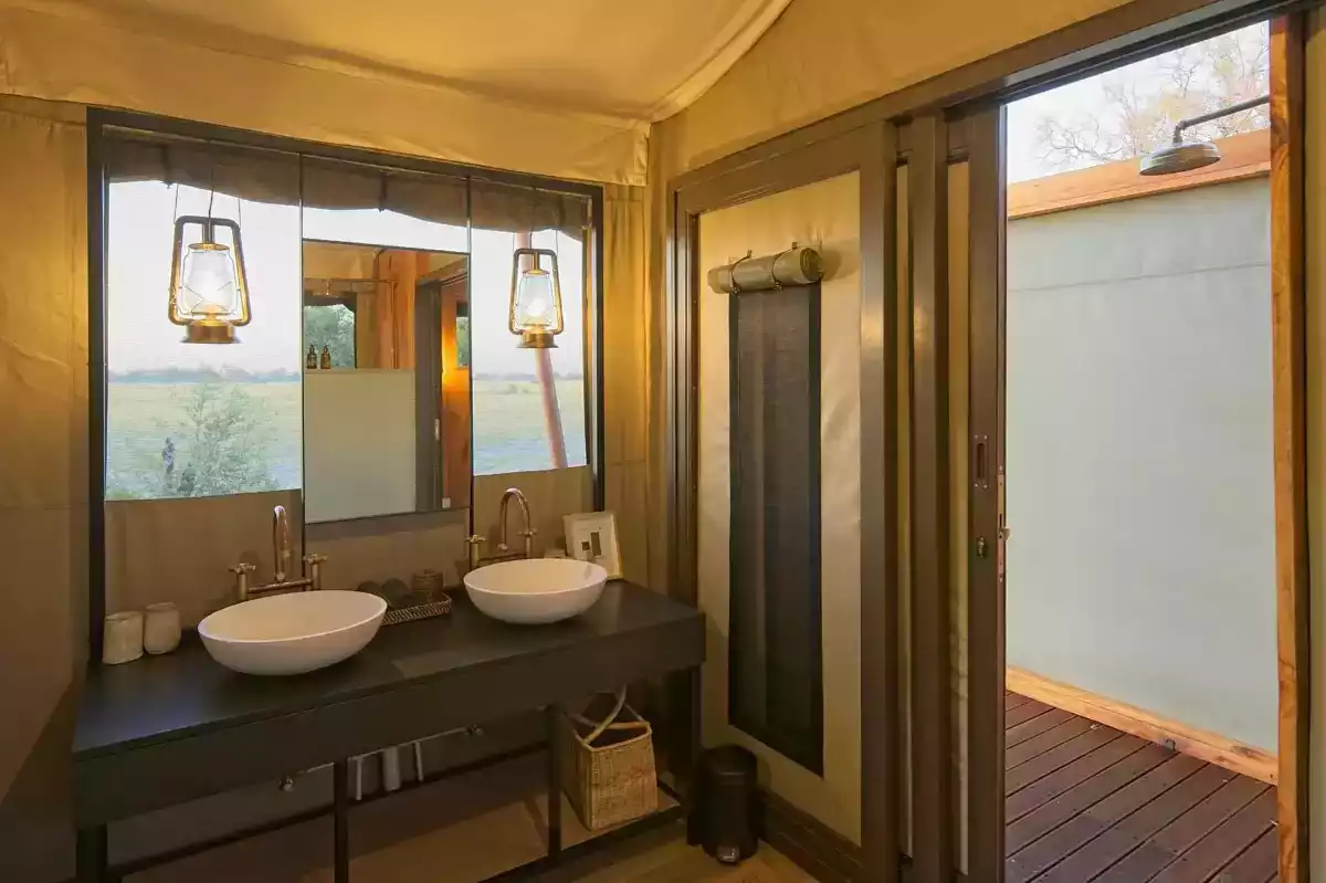 7 Day Fly In Okavango Delta to Vic Falls